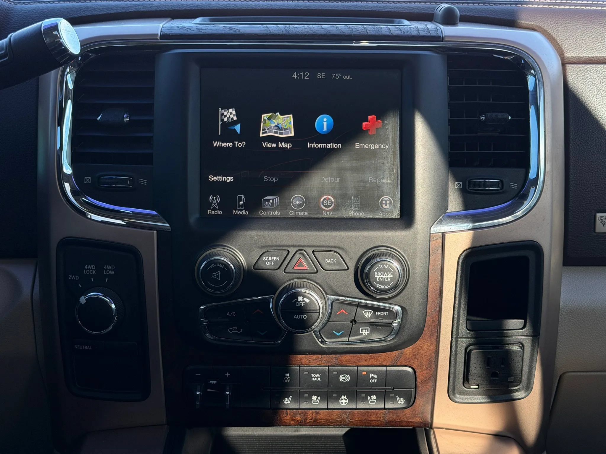 Used 2014 RAM 3500 Laramie Longhorn AWD/4WD image 27