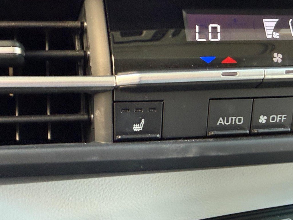 Certified 2026 Toyota Sienna XLE FWD image 23