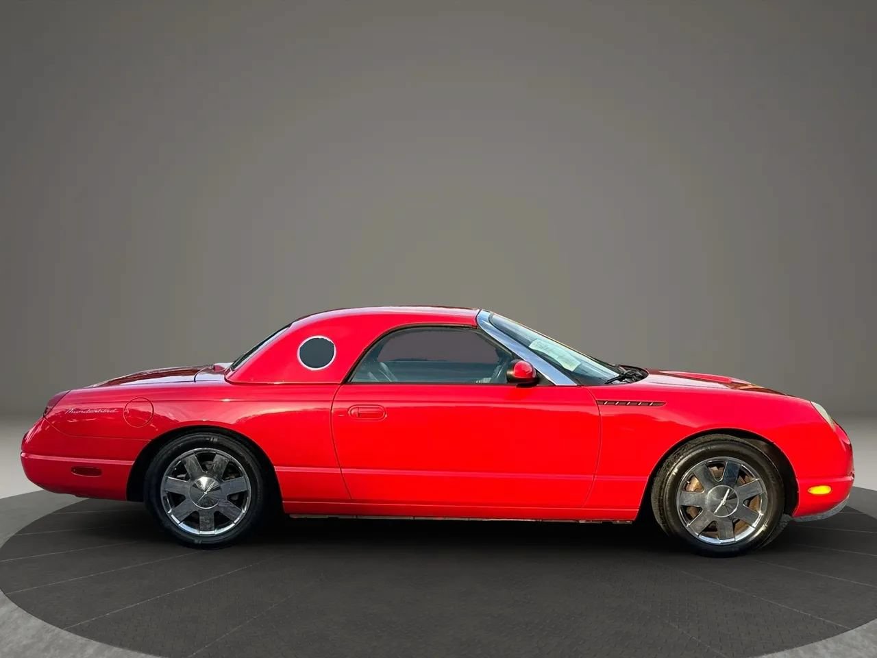Used 2002 Ford Thunderbird RWD image 2