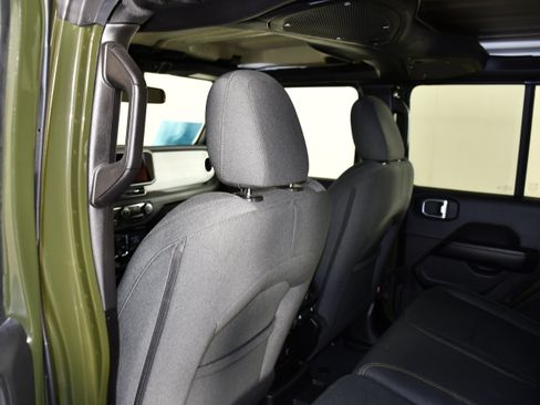 Used 2024 Jeep Wrangler Unlimited Sahara AWD/4WD image 47