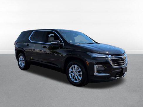 Used 2023 Chevrolet Traverse LS w/ Safety Package AWD/4WD image 3