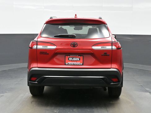 Used 2024 Toyota Corolla Cross SE image 5