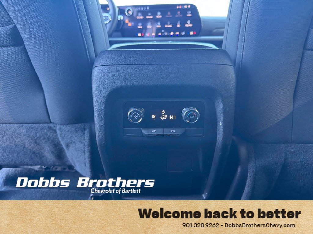 Used 2026 Chevrolet Traverse LT FWD image 35