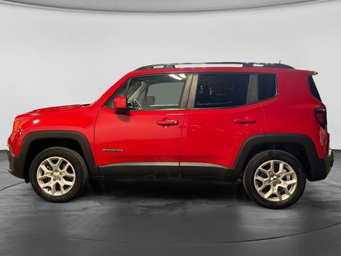 Used 2018 Jeep Renegade Latitude w/ Cold Weather Group AWD/4WD image 8