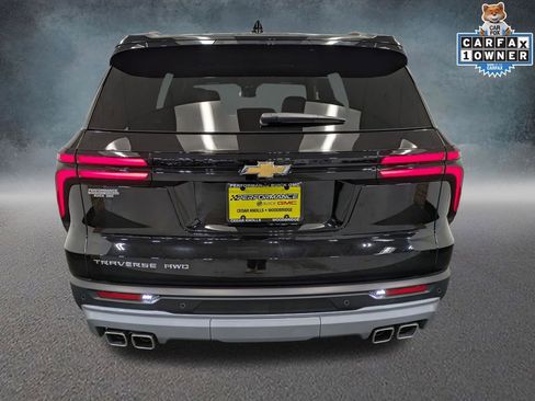 Used 2025 Chevrolet Traverse LT w/ Driver Confidence Package AWD/4WD image 5
