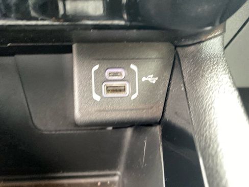 Used 2025 Jeep Compass Limited image 15