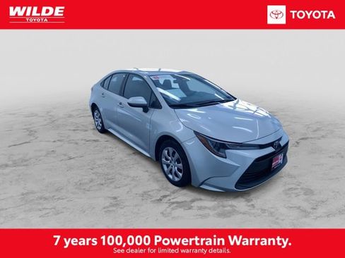 Certified 2025 Toyota Corolla LE image 3