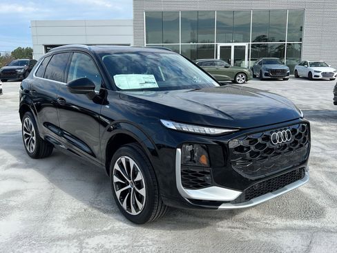 New 2026 Audi Q3 quattro 2.0T image 3