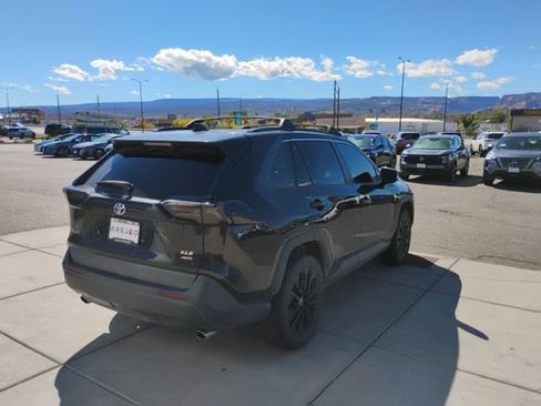 Used 2021 Toyota RAV4 XLE Premium AWD/4WD image 5