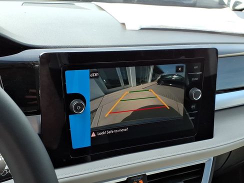 New 2026 Volkswagen Taos SE AWD/4WD image 15