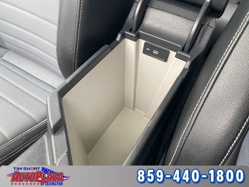 Used 2025 Volkswagen Jetta SE image 19