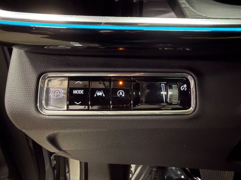 Used 2025 Buick Envision Preferred AWD/4WD image 16