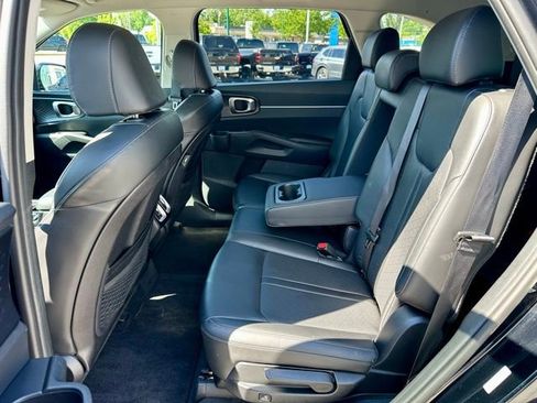Used 2023 Kia Sorento S FWD image 18