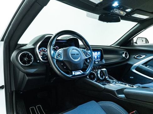 Used 2020 Chevrolet Camaro LT w/ Technology Package RWD image 24