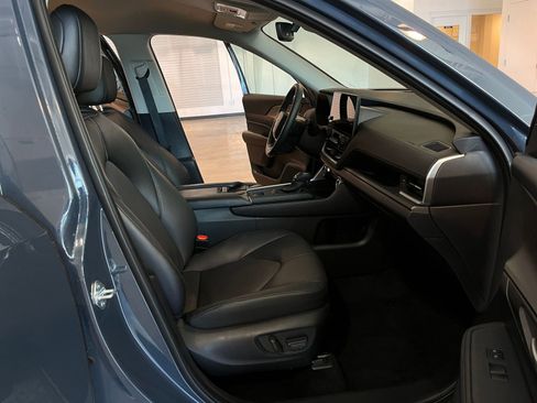 Used 2025 Toyota Grand Highlander FWD image 38