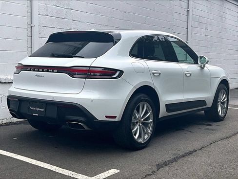 Certified 2024 Porsche Macan AWD/4WD image 17