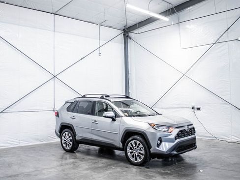 Used 2019 Toyota RAV4 XLE Premium w/ All Weather Liner Package image 7