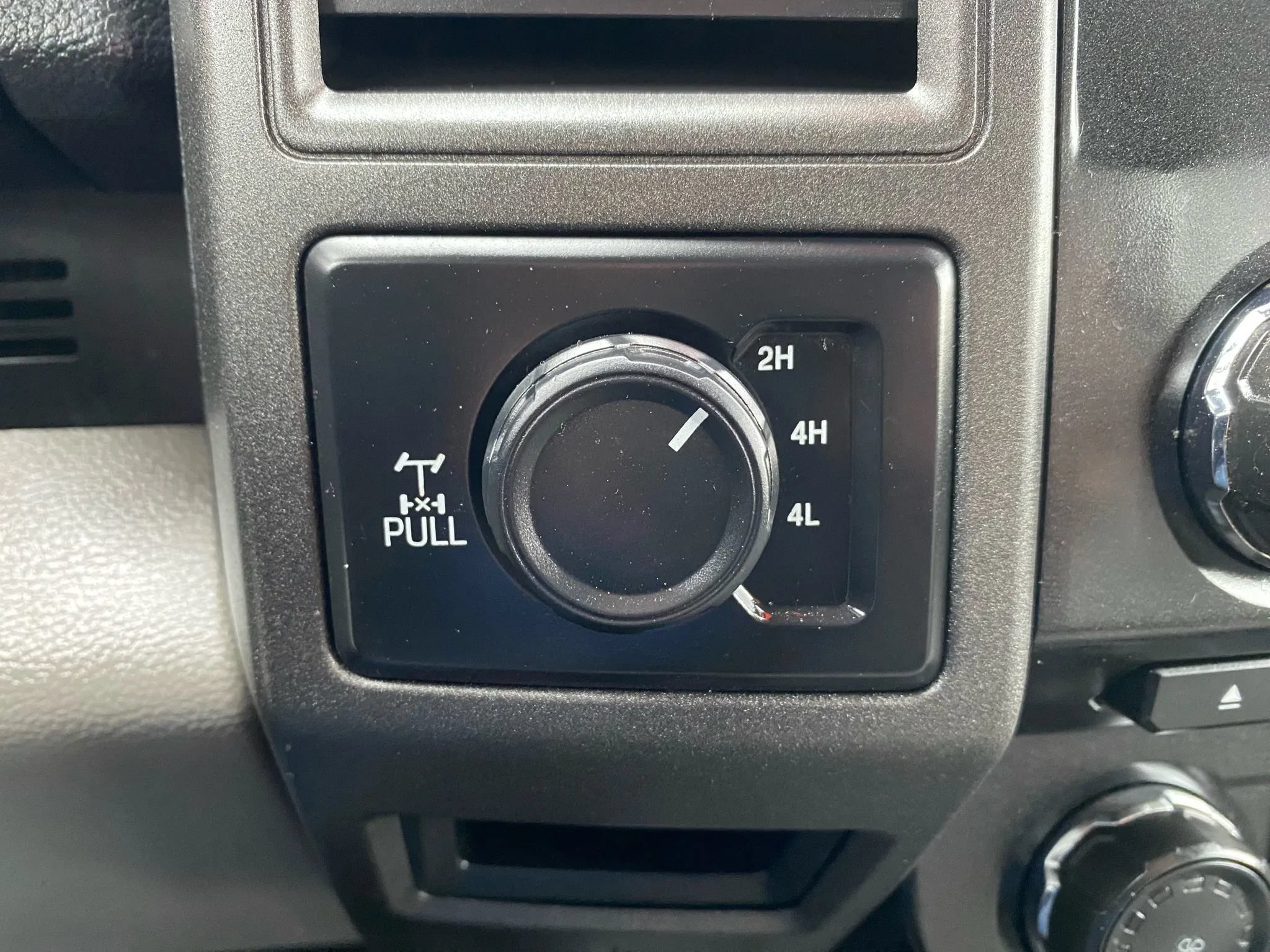 Used 2017 Ford F250 4x4 SuperCab Super Duty image 16