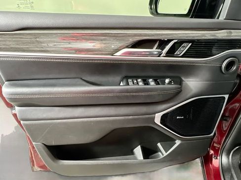 Used 2022 Jeep Wagoneer Series III w/ Premium Group I image 35