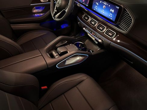 New 2026 Mercedes-Benz GLS 450 4MATIC image 16