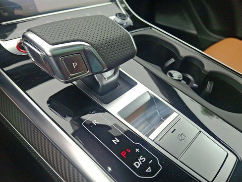 New 2025 Audi RS Q8 performance image 13