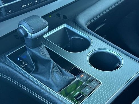 Used 2025 Toyota Sienna XLE image 26