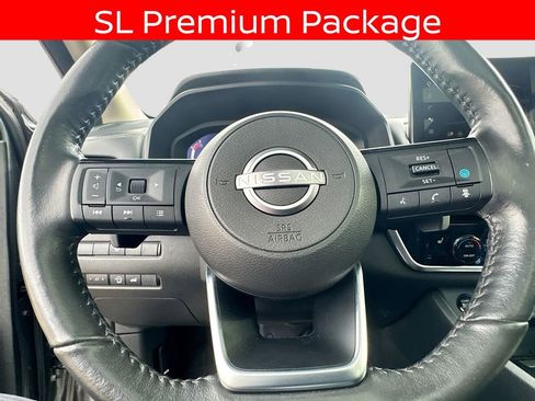 Used 2024 Nissan Rogue SL w/ SL Premium Package image 10