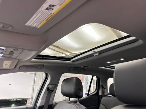 Used 2023 GMC Acadia SLT w/ Technology Package image 30