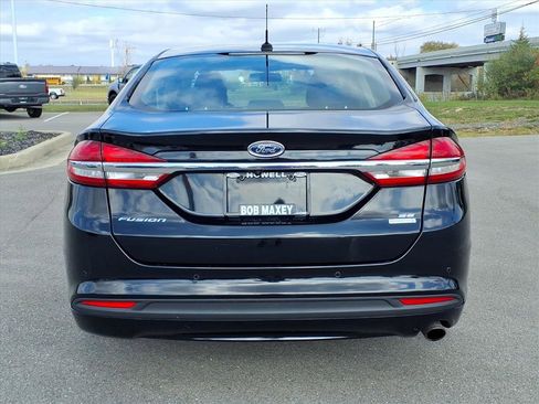Used 2018 Ford Fusion SE w/ Fusion SE Technology Package image 6