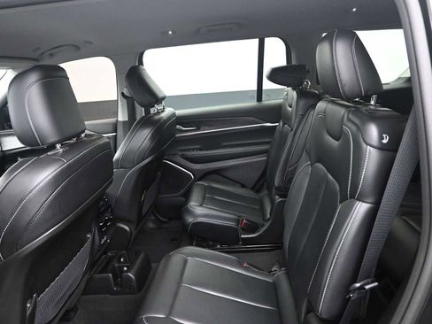 Used 2022 Jeep Grand Cherokee L Limited image 23