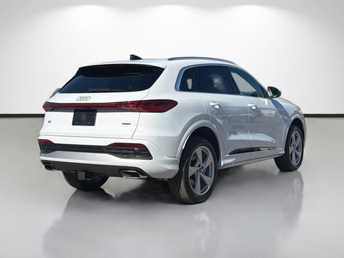 New 2025 Audi Q5 Premium Plus image 3