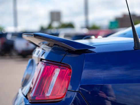 Used 2011 Ford Mustang Shelby GT500 RWD image 31