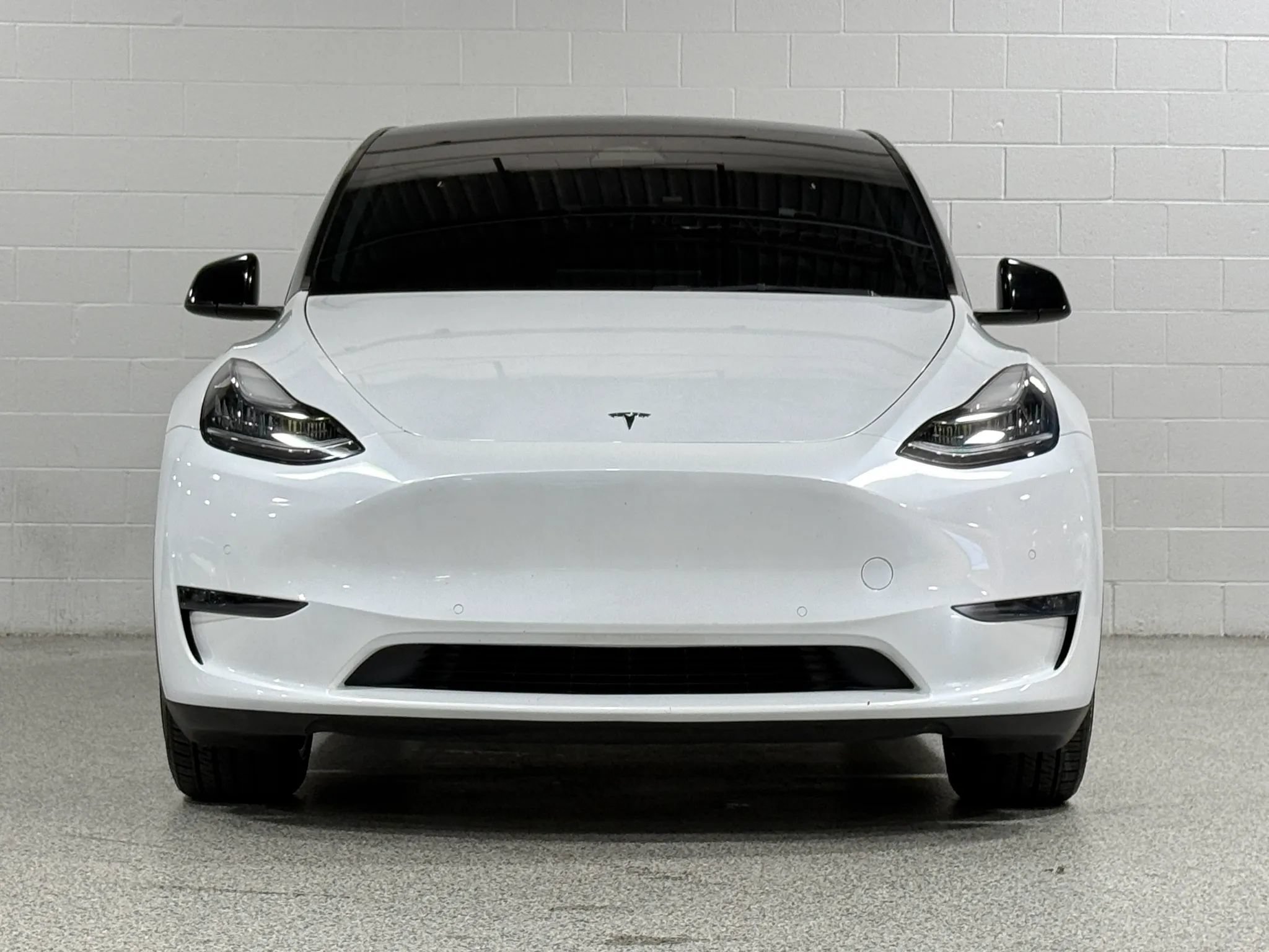 Used 2022 Tesla Model Y Long Range AWD/4WD image 3