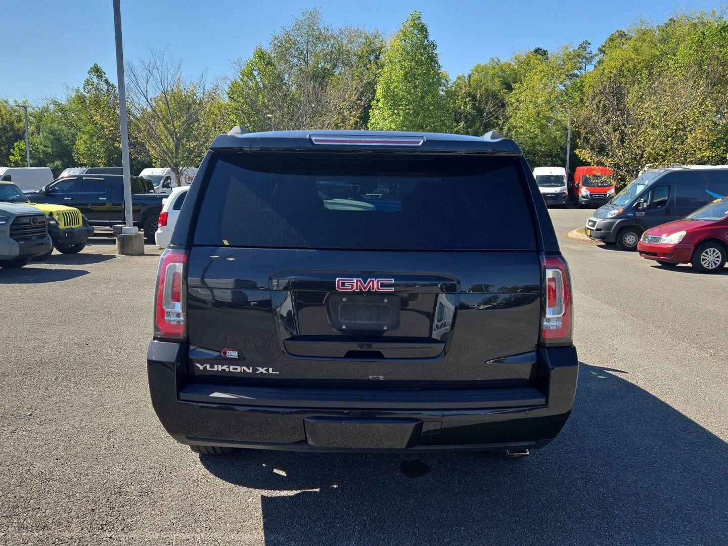 Used 2020 GMC Yukon XL SLT w/ Premium Edition AWD/4WD image 6