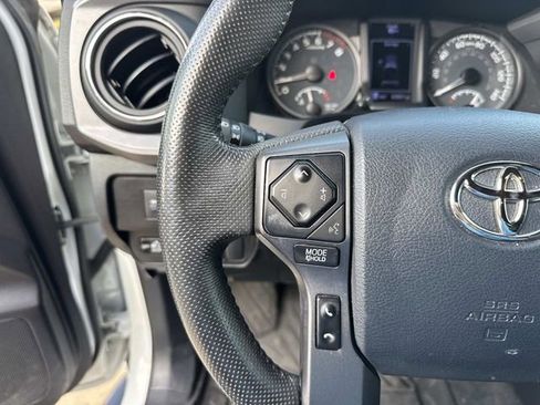 Used 2020 Toyota Tacoma TRD Off-Road image 23