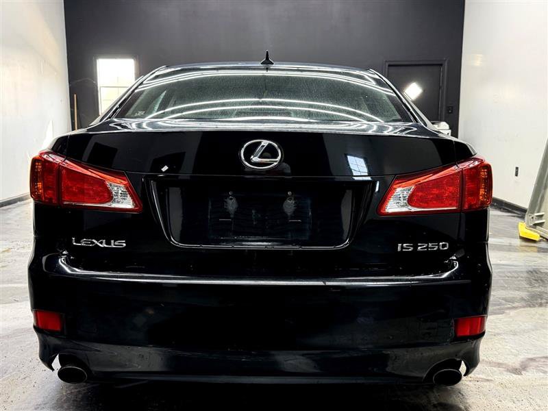 Used 2009 Lexus IS 250 w/ Preferred Accessory Pkg RWD image 5