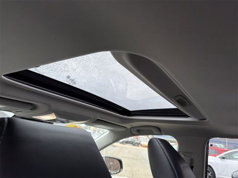 Used 2023 Toyota RAV4 XLE Premium image 15