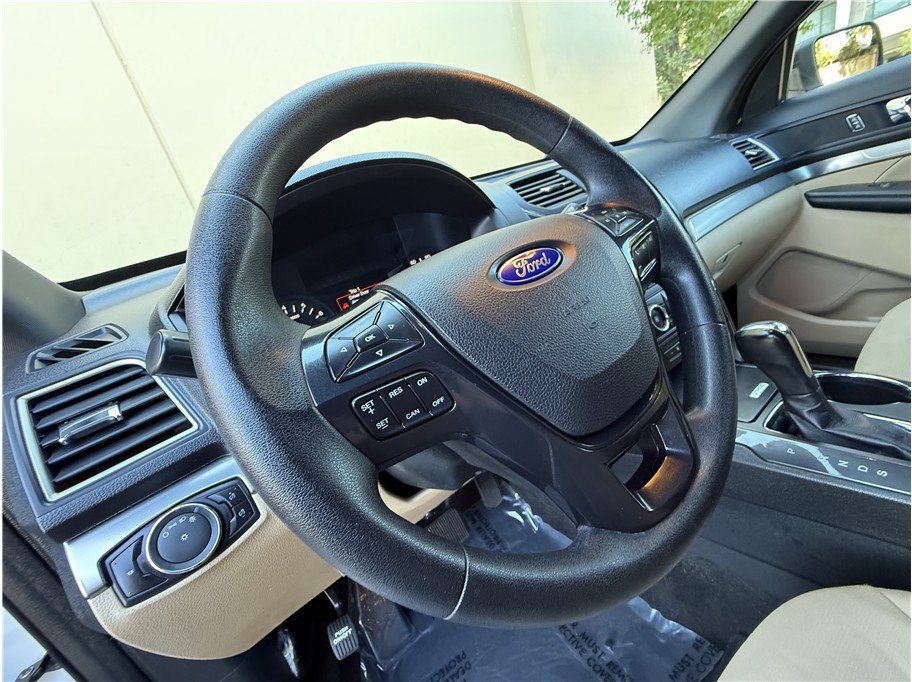 Used 2017 Ford Explorer FWD image 19