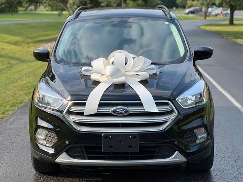 Used 2018 Ford Escape SE FWD image 2