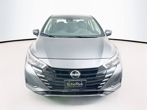 Used 2025 Nissan Versa SV FWD image 2