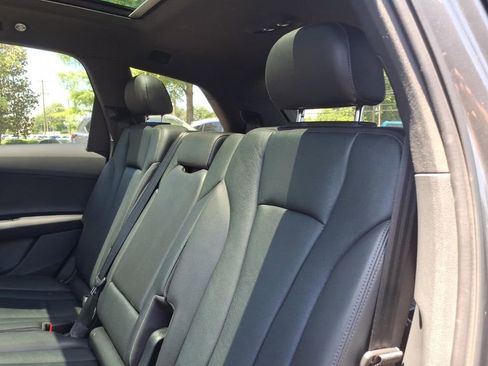 Used 2019 Audi Q7 3.0T Premium w/ Convenience Package AWD/4WD image 12