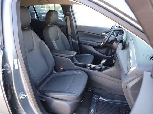 Used 2025 Buick Encore GX Preferred FWD image 24