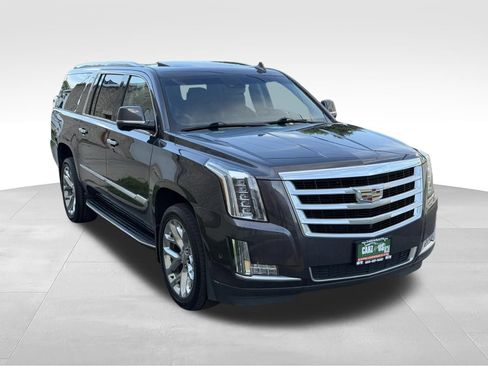 Used 2018 Cadillac Escalade ESV Luxury AWD/4WD image 3