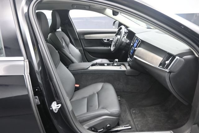 Used 2023 Volvo S90 B6 Plus AWD/4WD image 27