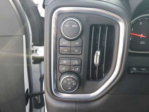 Used 2022 Chevrolet Silverado 3500 LTZ w/ LTZ Texas Edition image 33