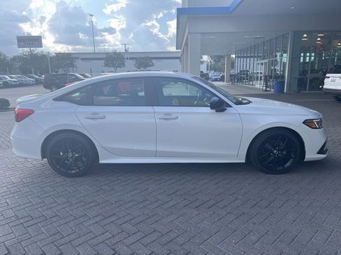 Used 2024 Honda Civic Sport image 4