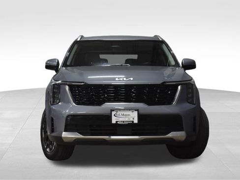 Used 2024 Kia Sorento S image 5