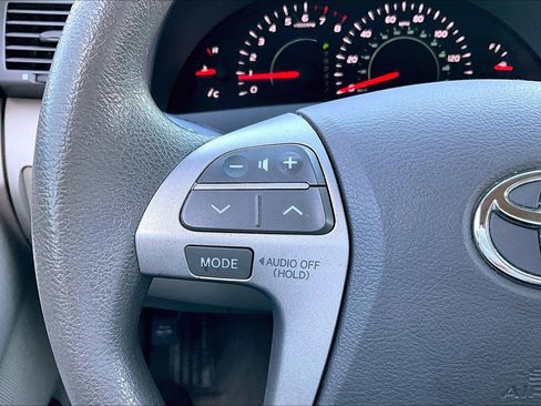 Used 2009 Toyota Camry LE image 10