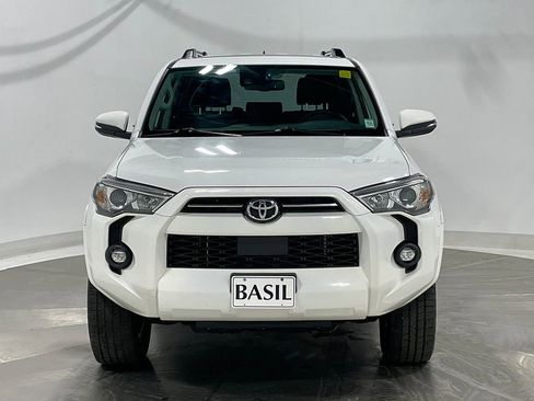 Used 2022 Toyota 4Runner SR5 Premium w/ Moonroof Package AWD/4WD image 9