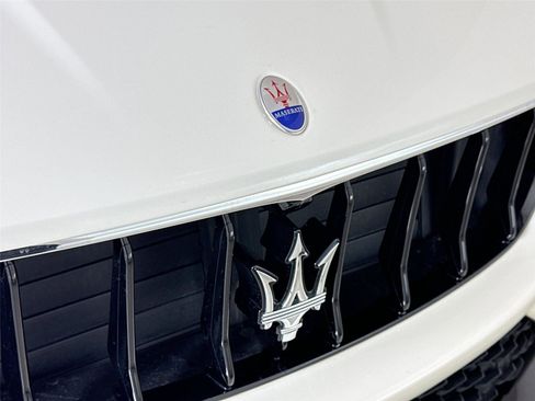 Used 2019 Maserati Levante S GranSport image 38